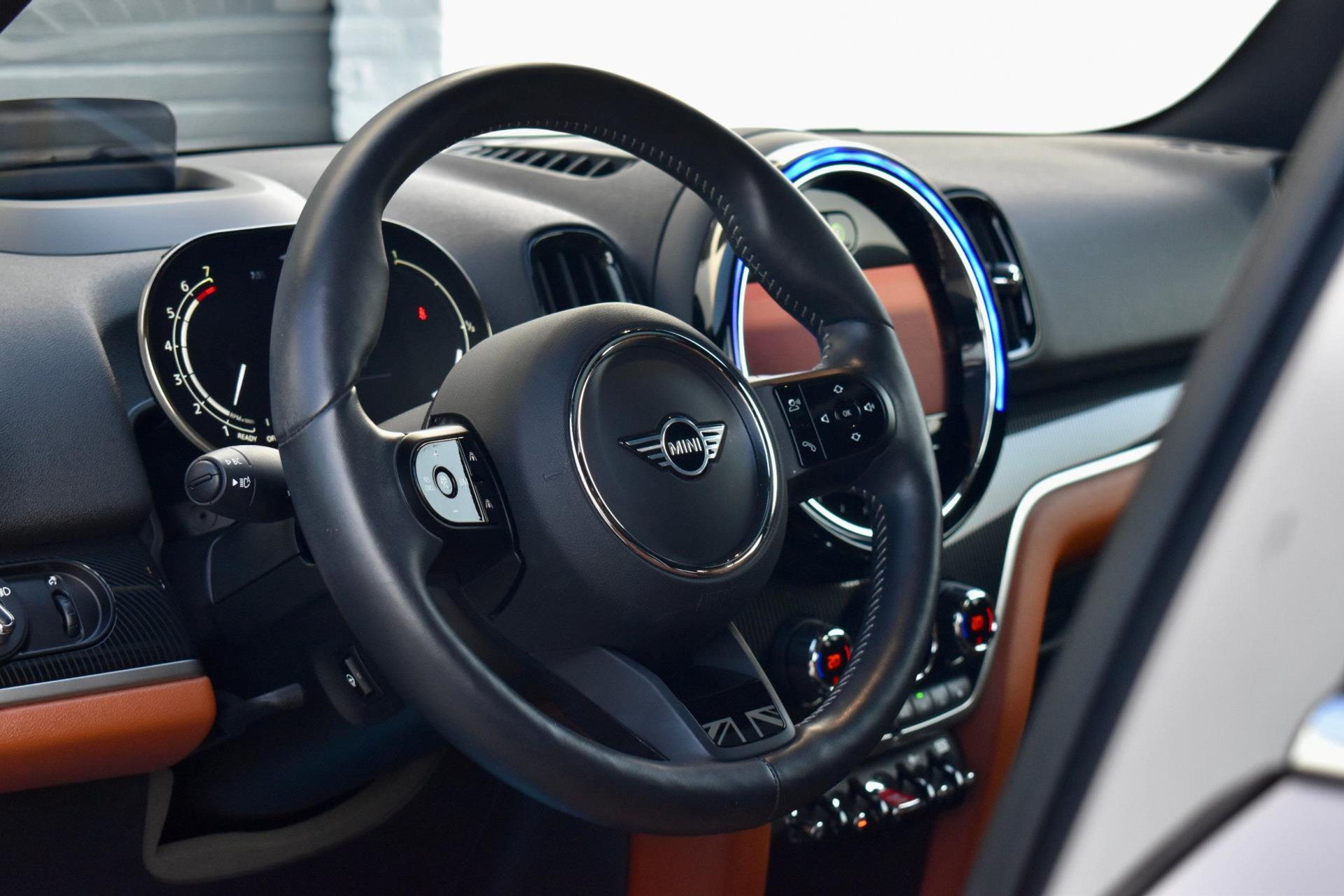 46604864-8.jpg