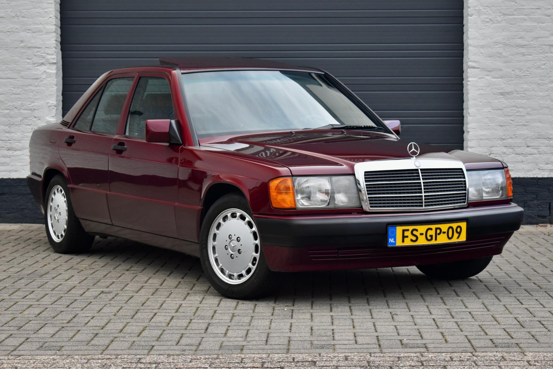 47832236-2.jpg