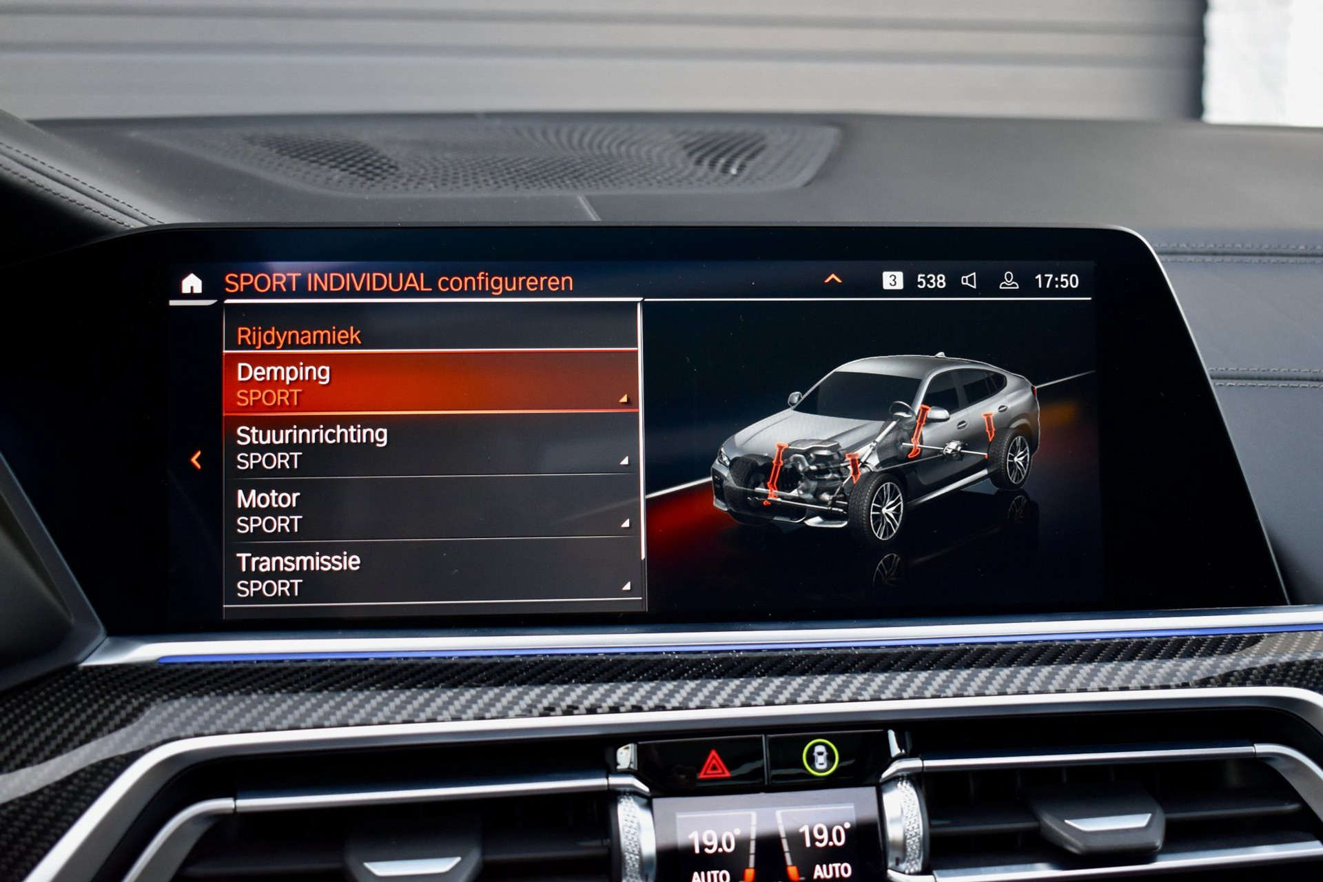 55641422-67.jpg
